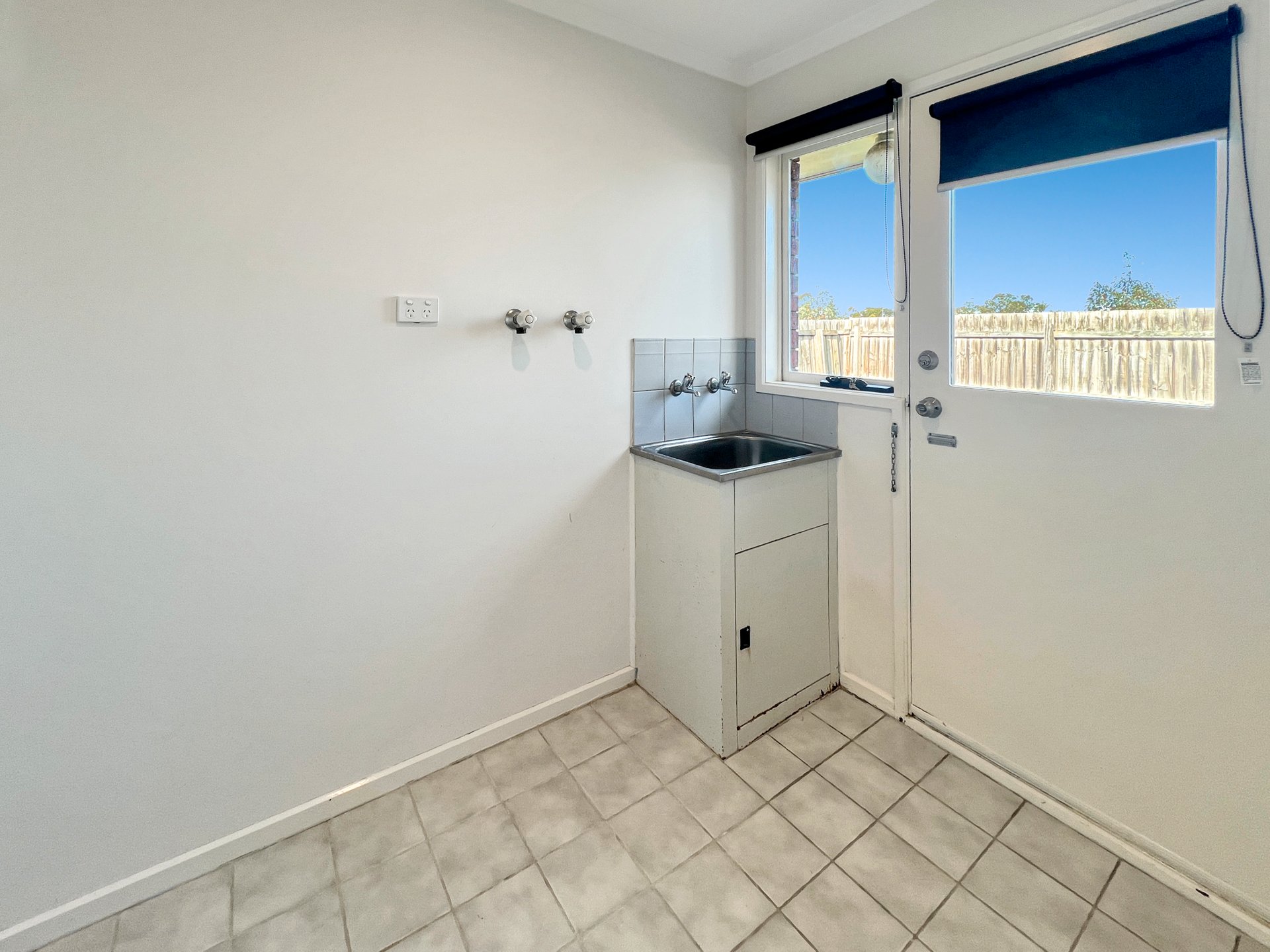 2/2 Nanworen Crescent, Bell&nbsp;Park image 3