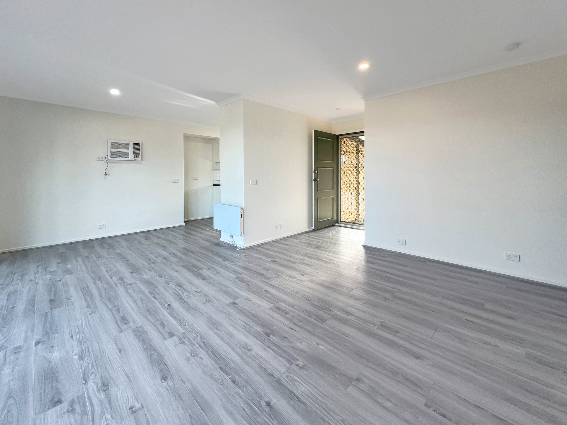 2/2 Nanworen Crescent, Bell&nbsp;Park image 8