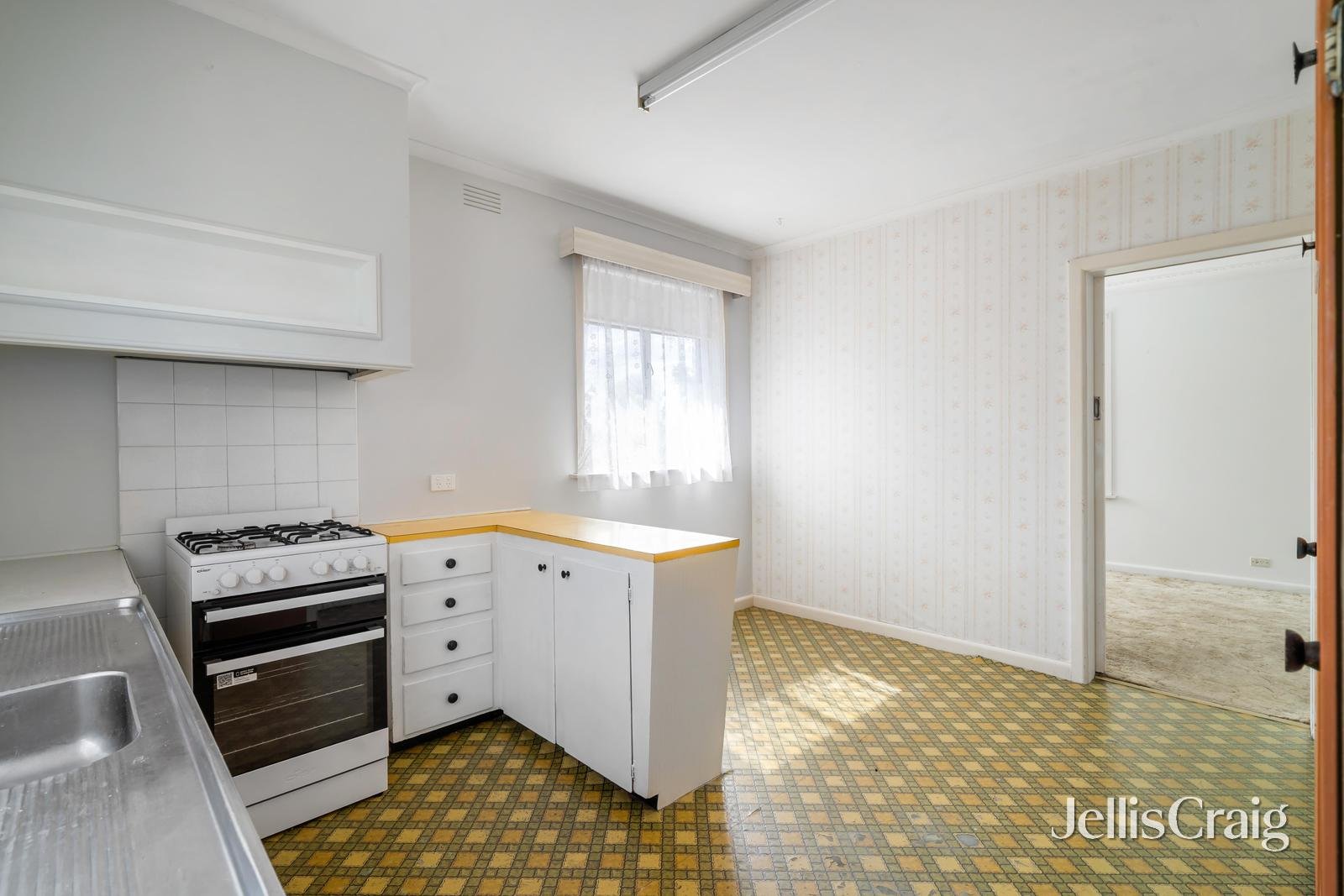 22 Narooma Street, Moorabbin image 5