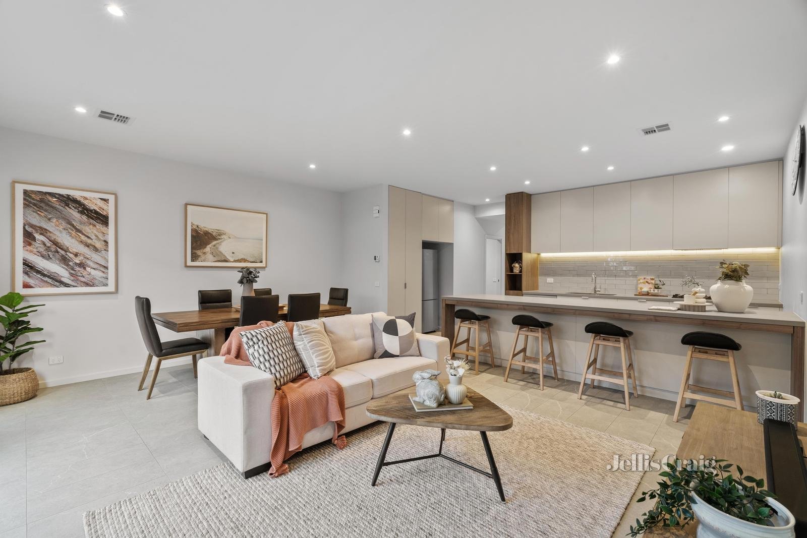 22 Newcastle Drive, Mulgrave image 2