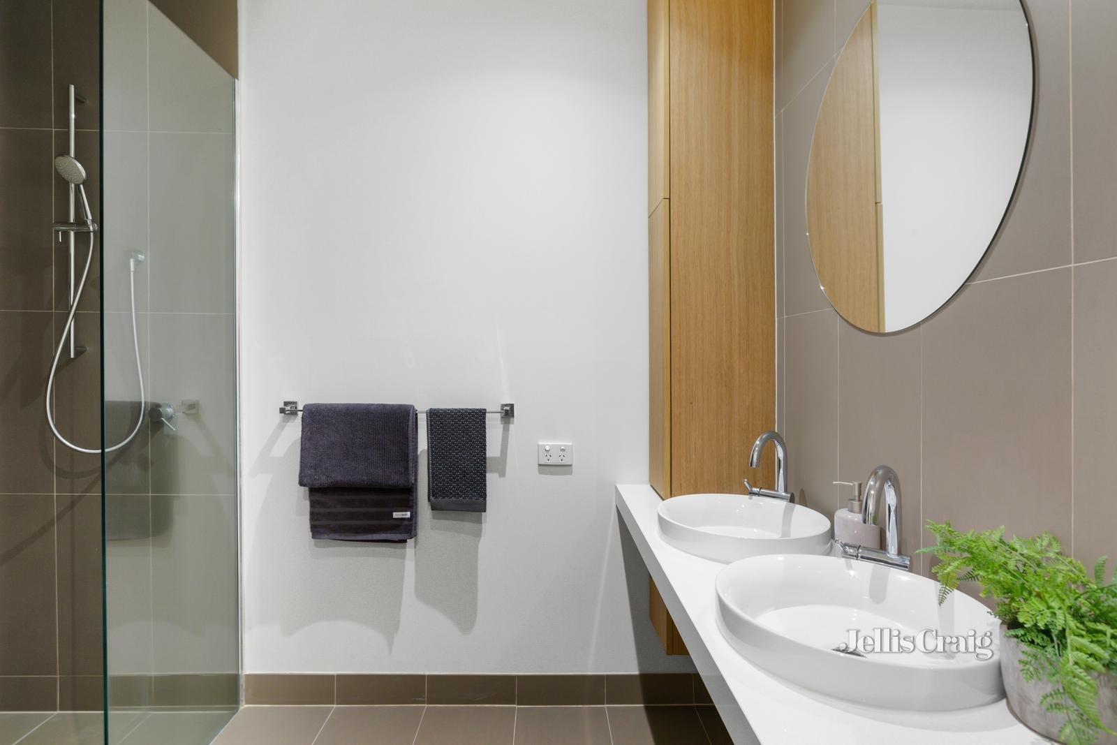 22 Norfolk Place, Malvern image 6