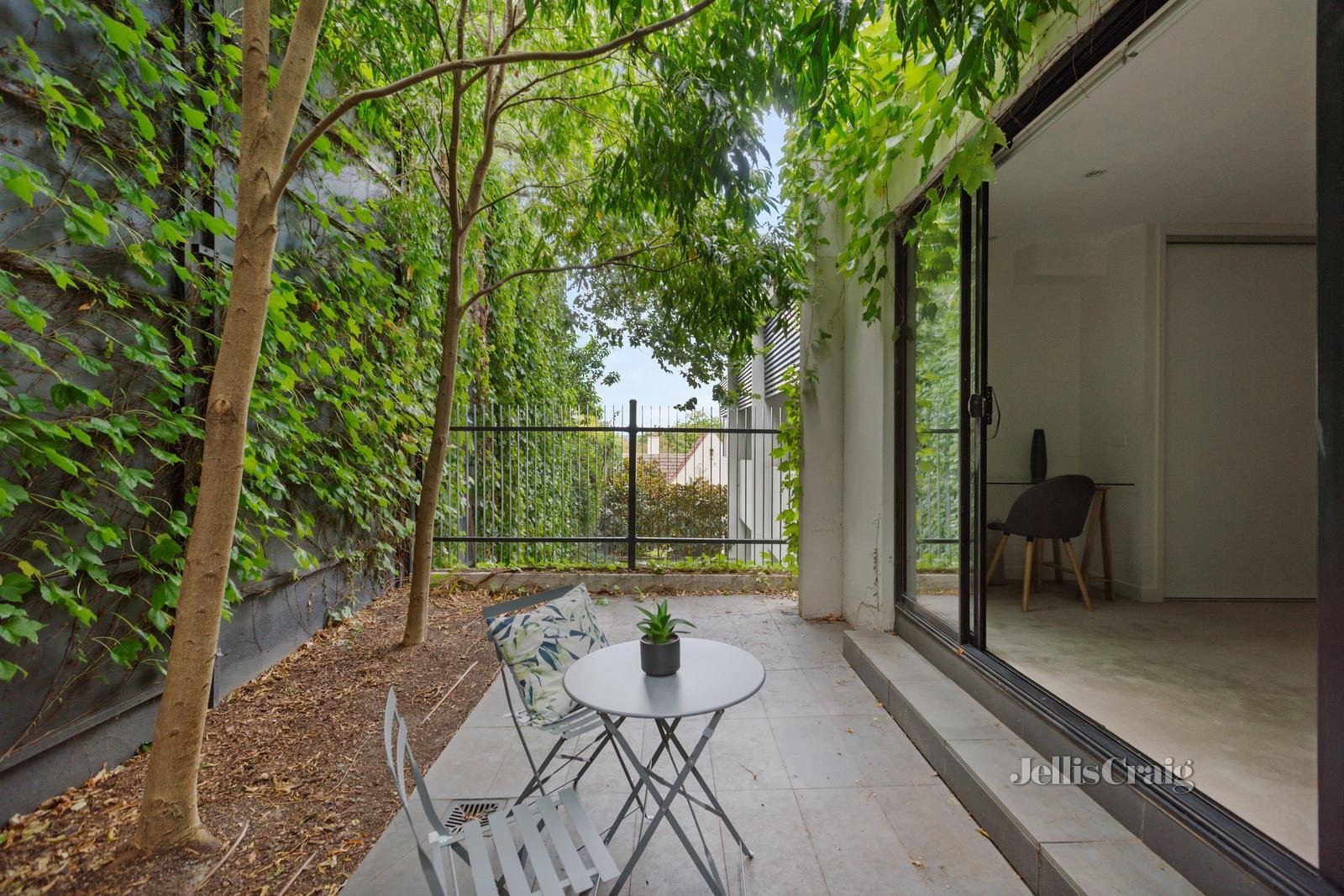 22 Norfolk Place, Malvern image 10