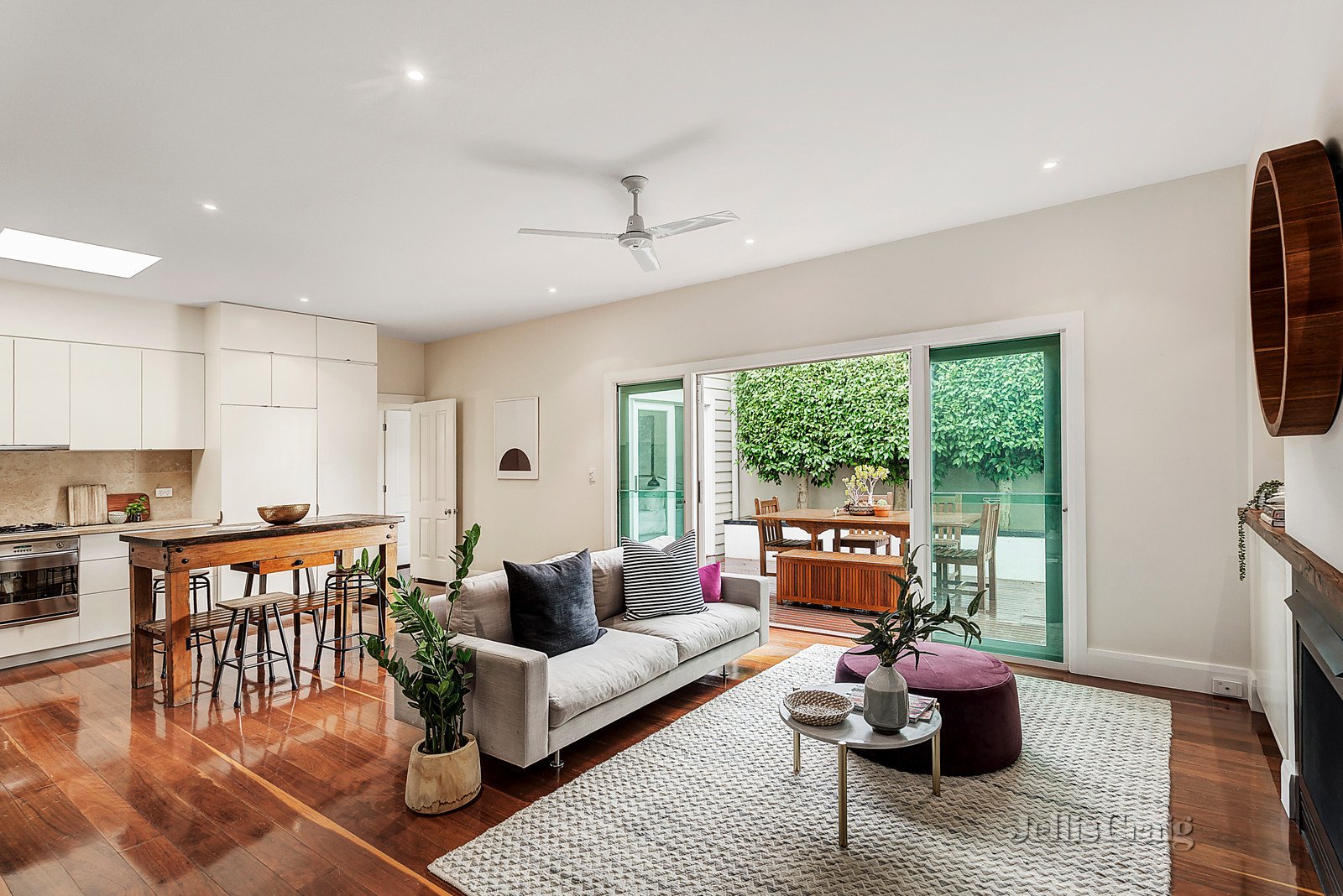 22 Normanby Place, Prahran image 2