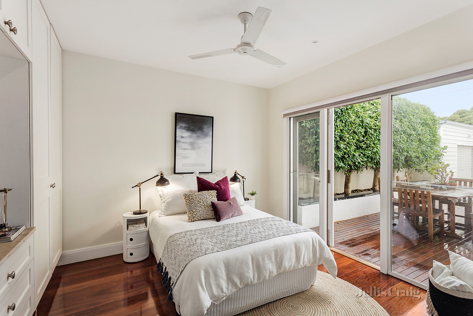 22 Normanby Place, Prahran image 3