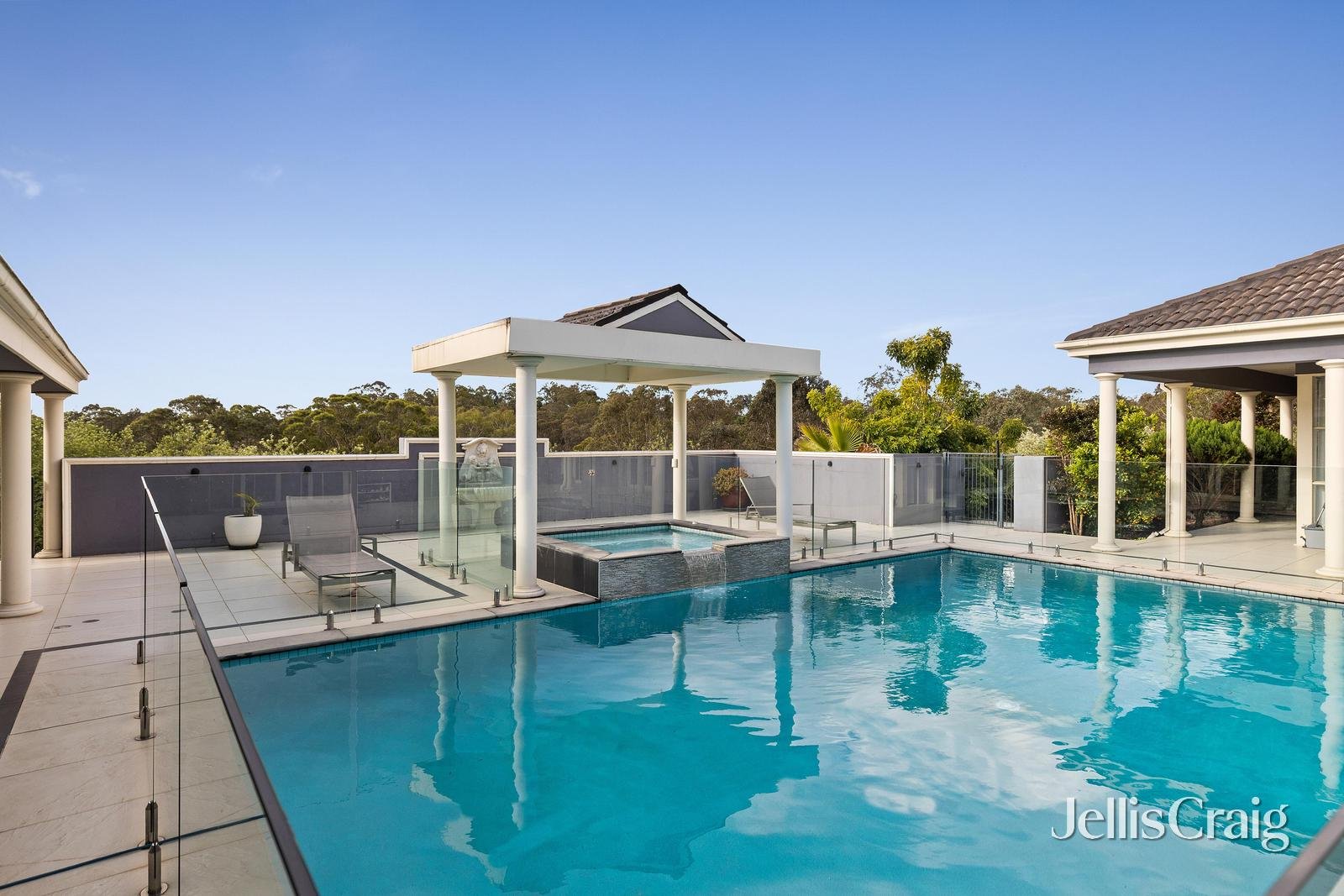 22 Oakland Drive, Warrandyte image 2