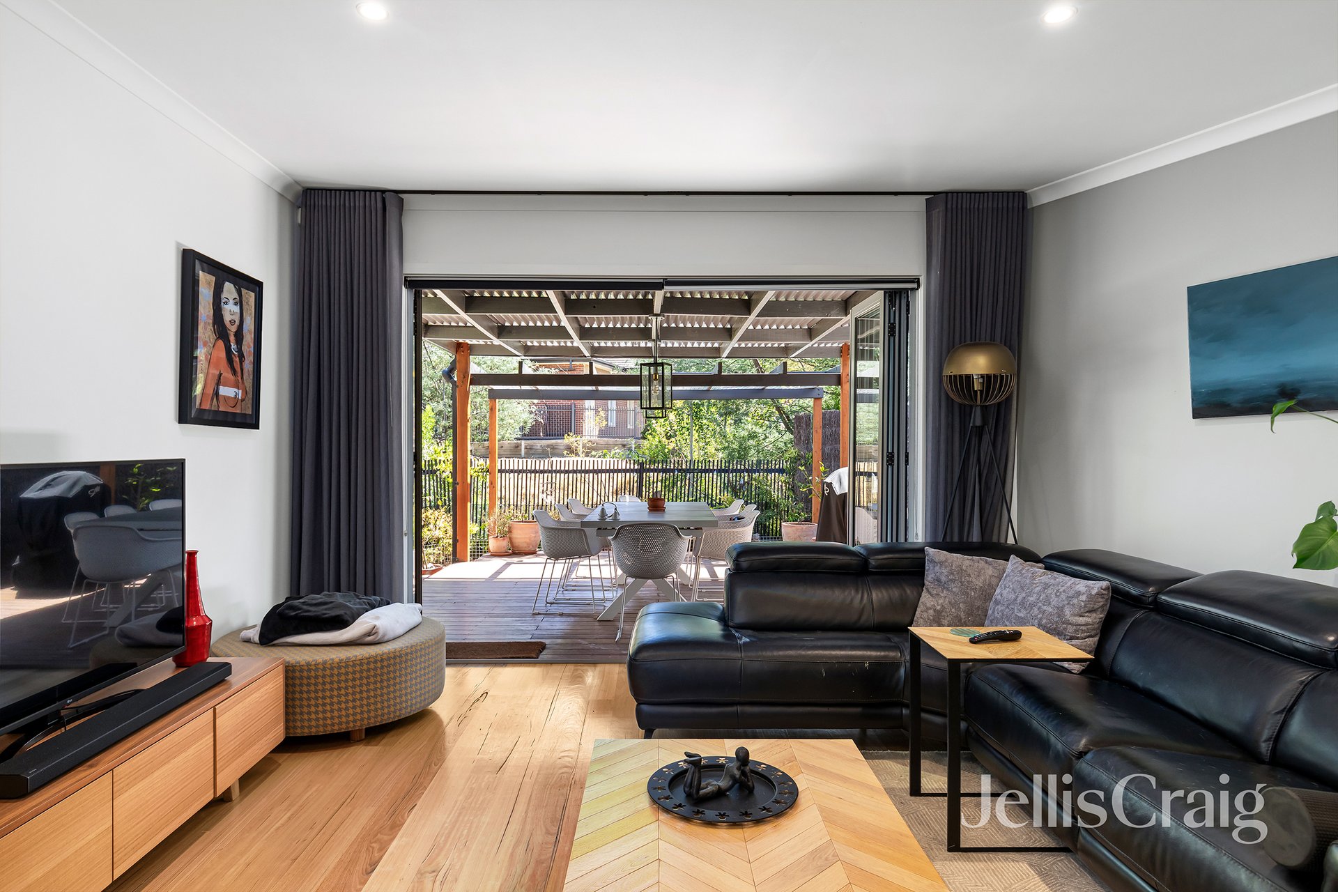 2/2 Old Lower Plenty Road, Viewbank image 3