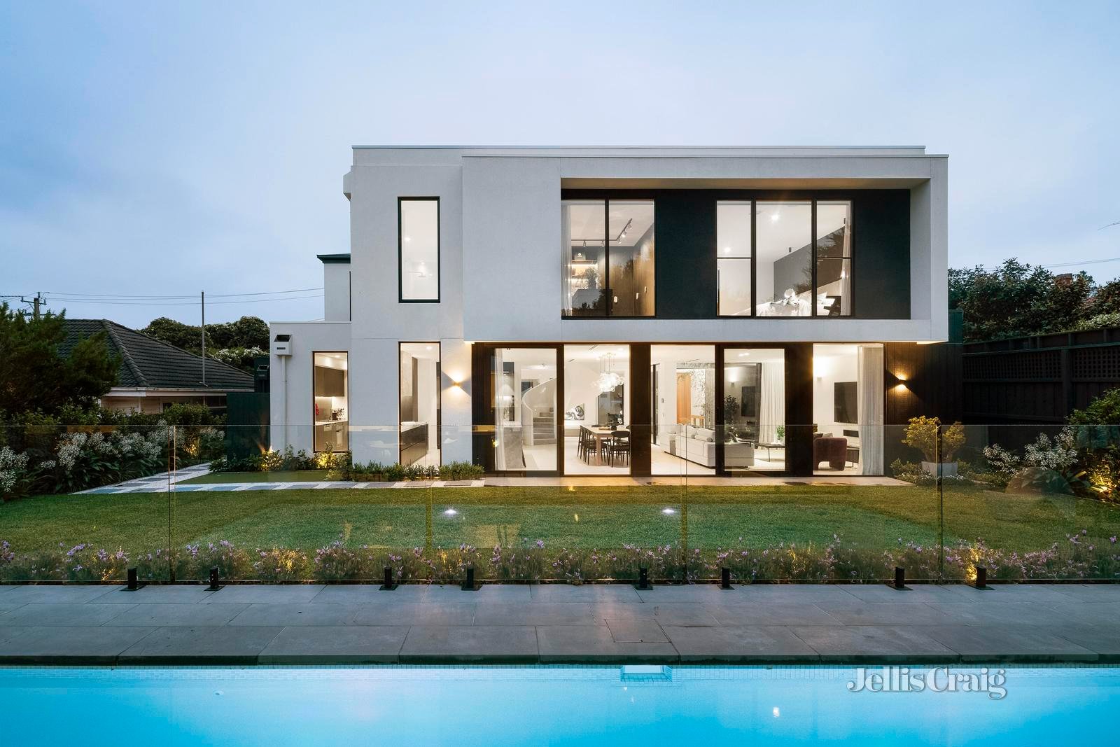 22 Oxford Street, Camberwell image 1