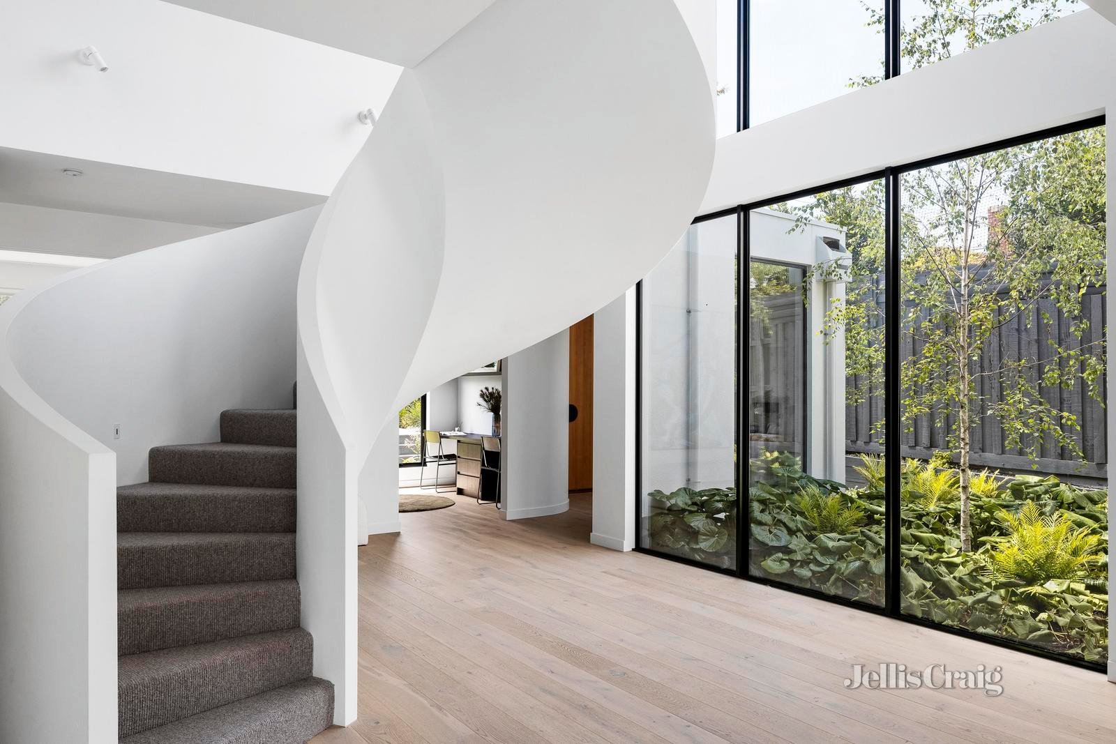 22 Oxford Street, Camberwell image 2
