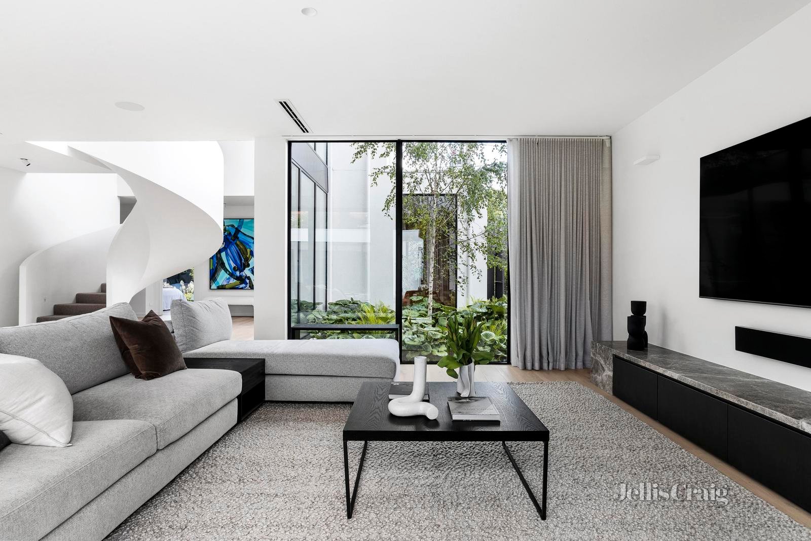 22 Oxford Street, Camberwell image 9