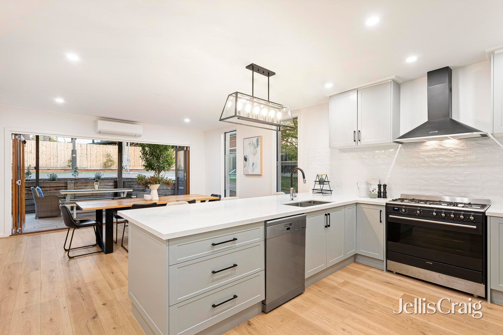22 Park Road, Ringwood North image 7