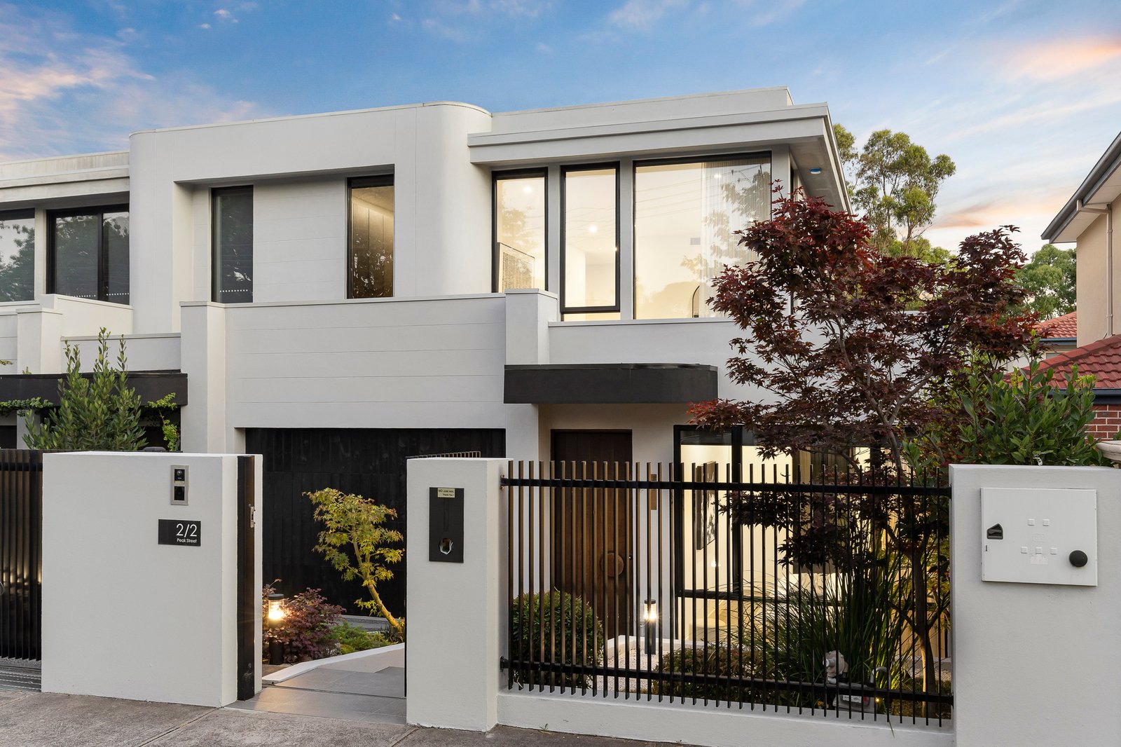 2/2 Peak Street