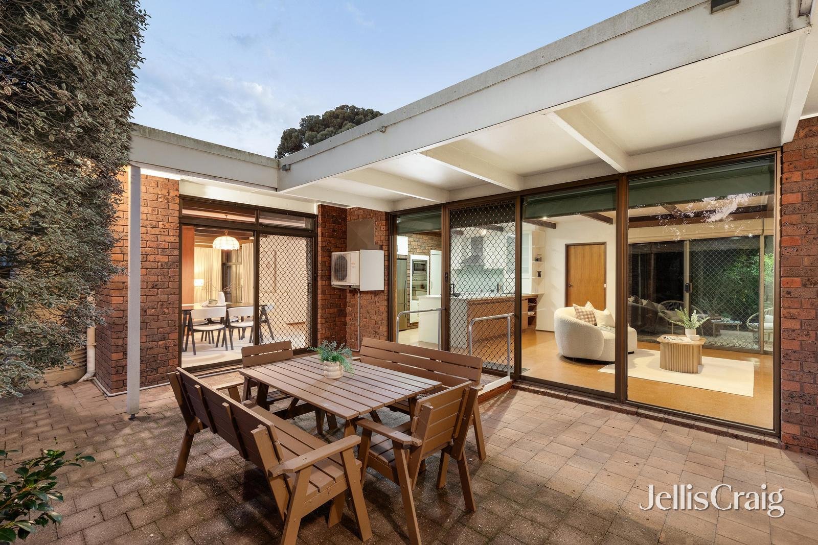 22 Phillips Crescent, Rosanna image 3