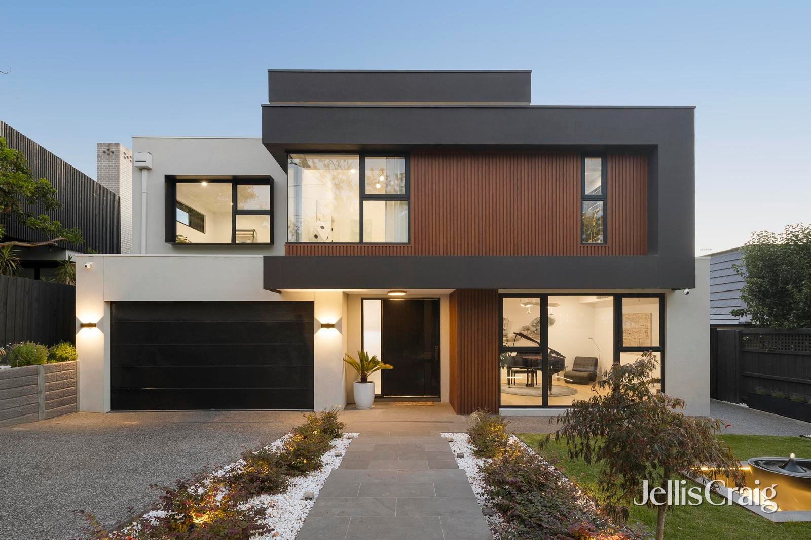 22 Pine Avenue, Camberwell image 1