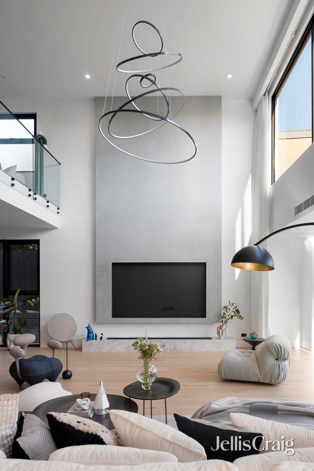 22 Pine Avenue, Camberwell image 5