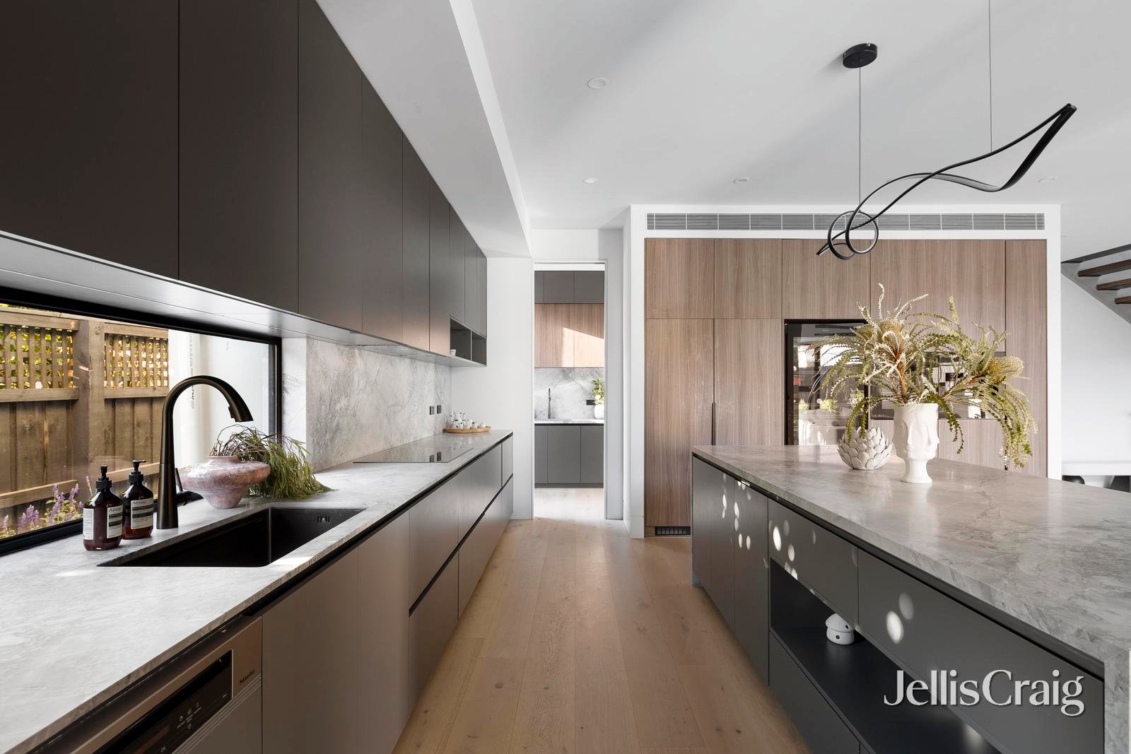 22 Pine Avenue, Camberwell image 7