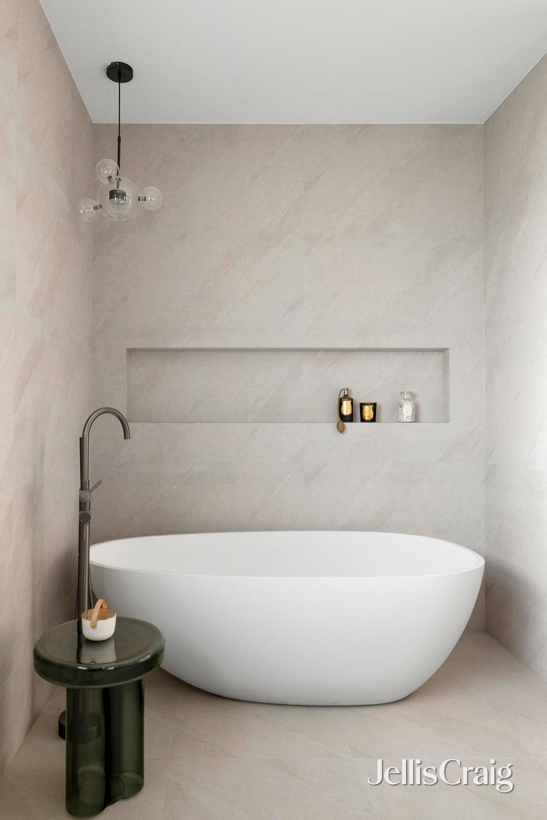 22 Pine Avenue, Camberwell image 16