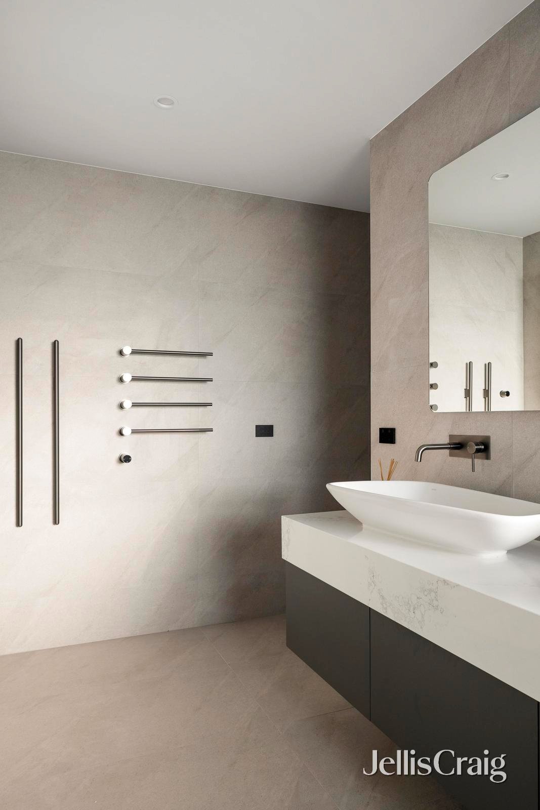 22 Pine Avenue, Camberwell image 19