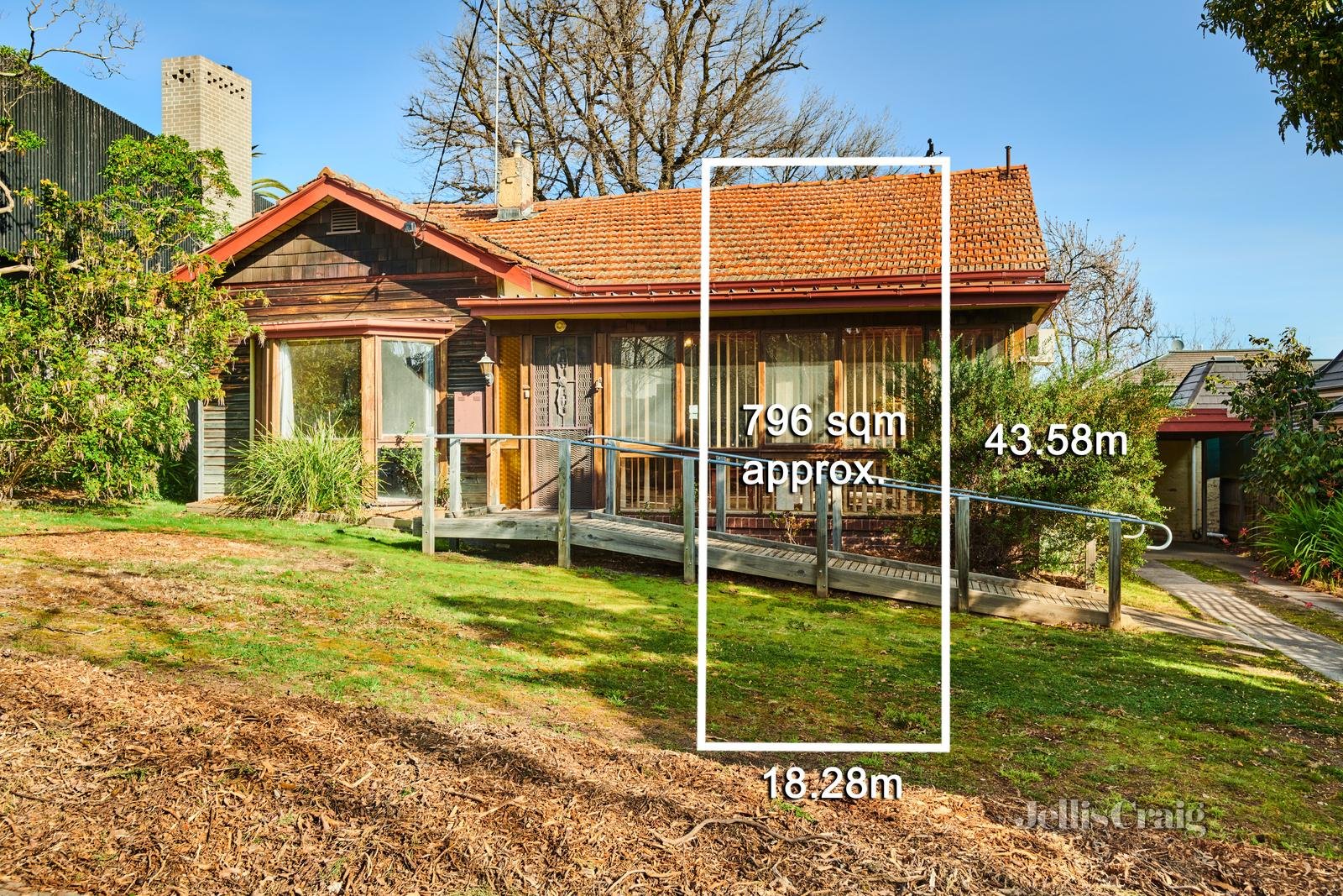 22 Pine Avenue, Camberwell image 1