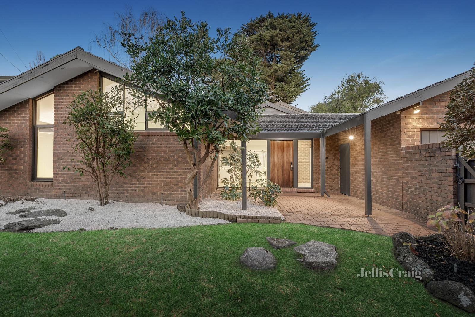 22 Pippin Avenue, Glen Waverley image 1