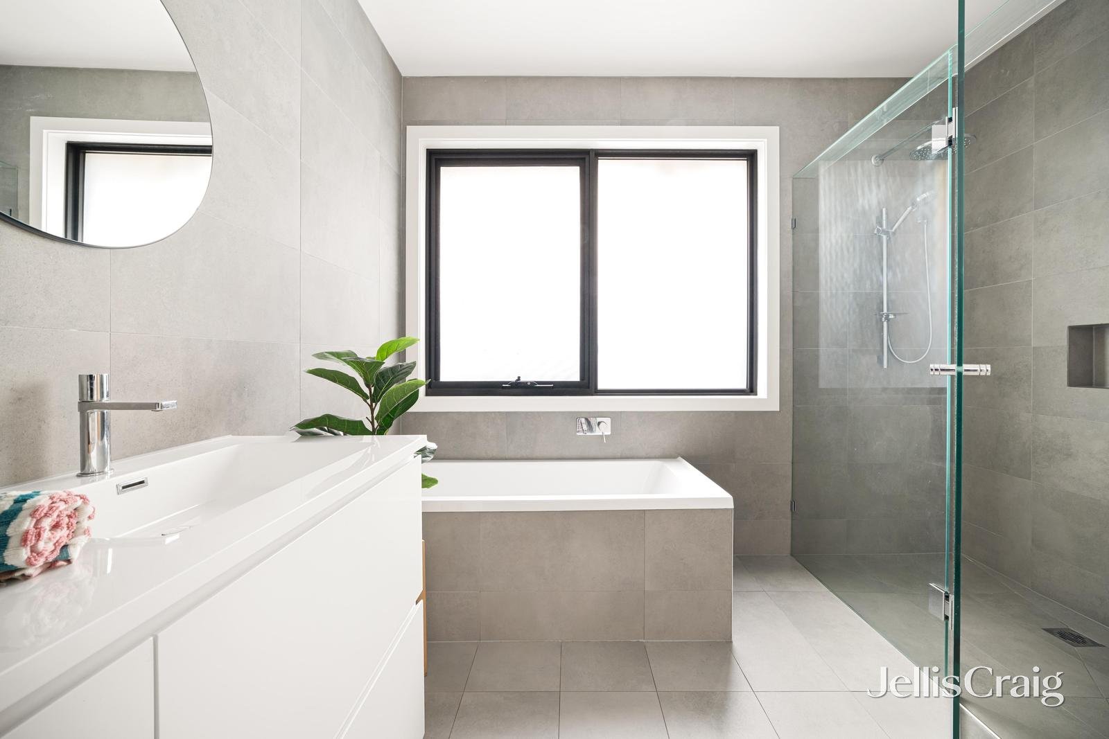 2/2 Randall Avenue, Edithvale image 11