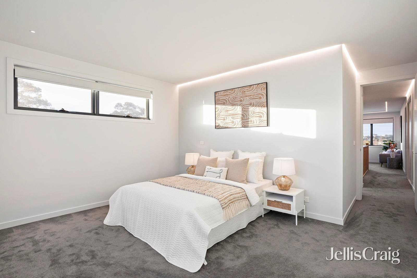 2/2 Randell Court, Doncaster East image 9