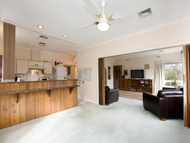 22 Reading Avenue, Balwyn North image 3