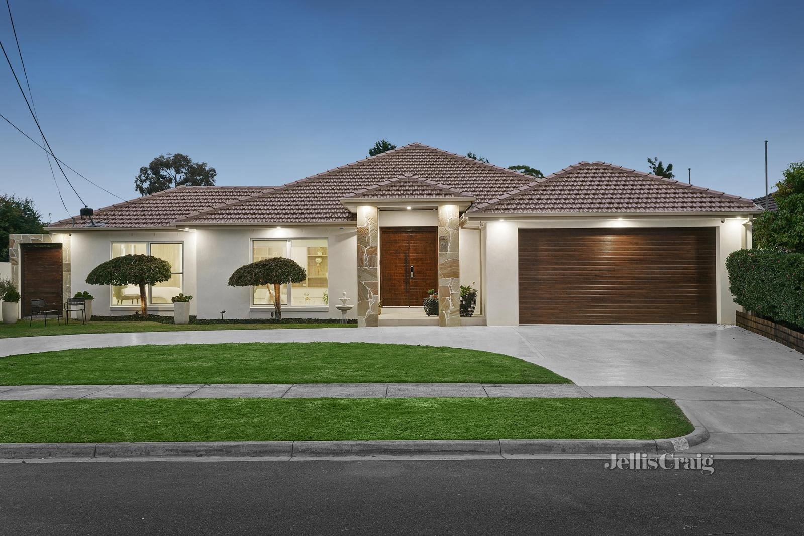 22 Rob Roy Street, Glen Waverley image 1