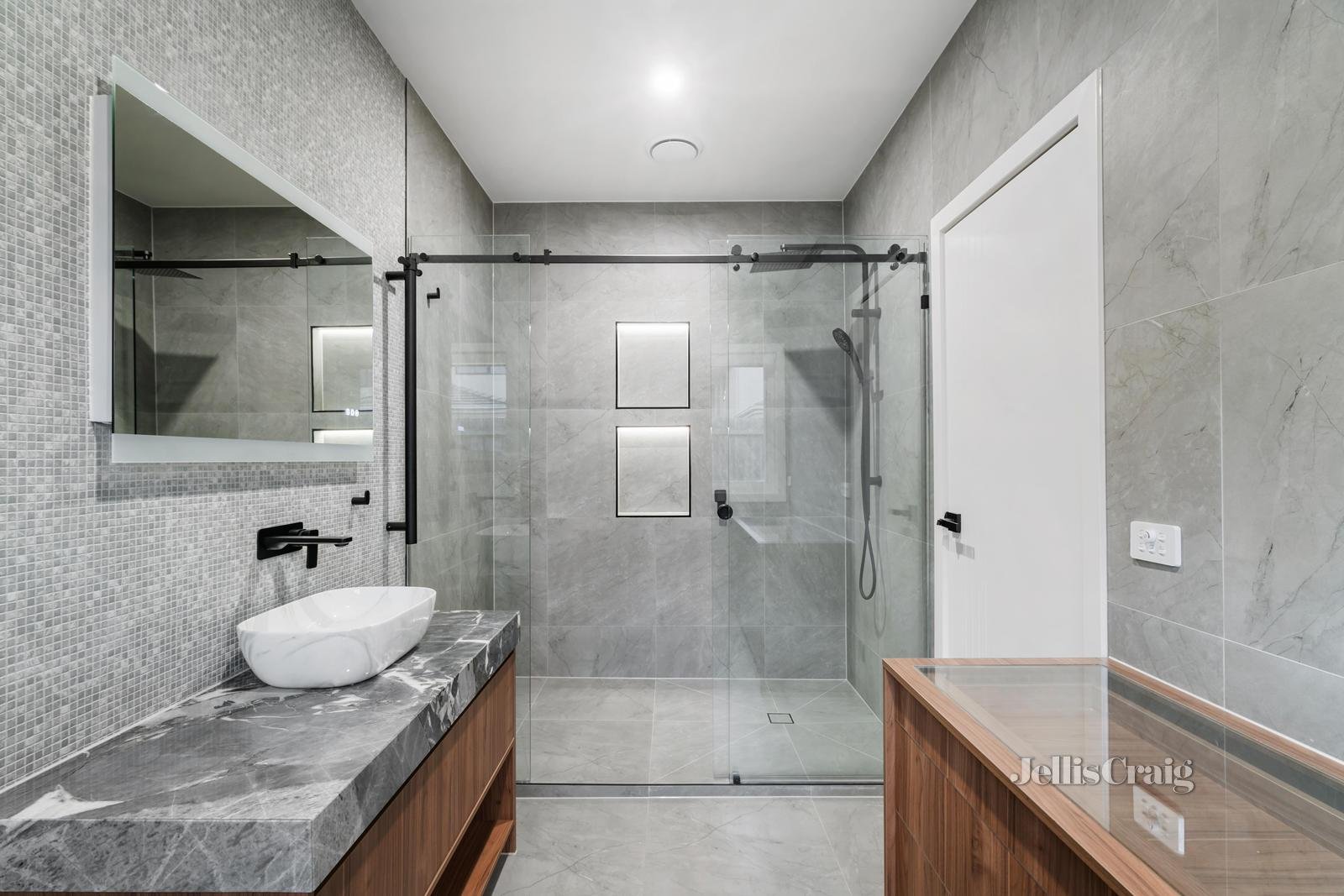22 Rob Roy Street, Glen Waverley image 19