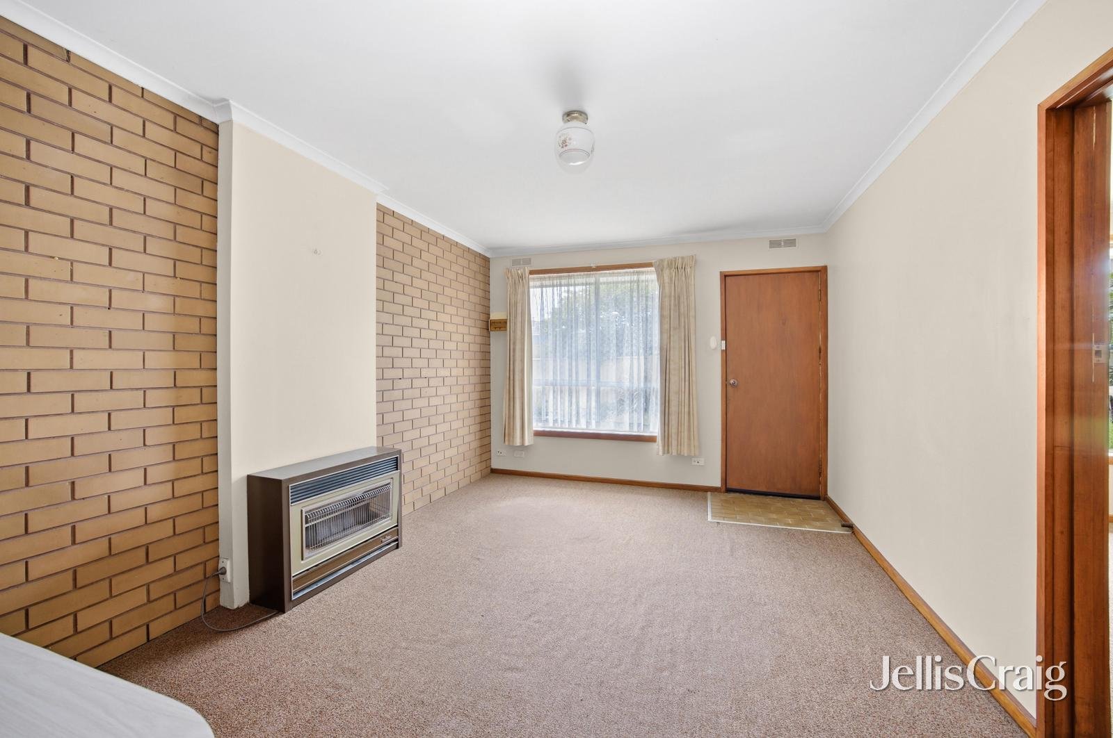 2/2 Rotherwood Street, Wendouree image 6