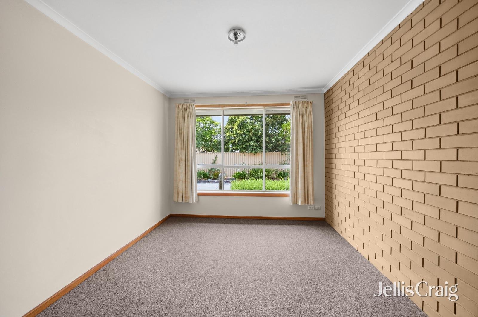 2/2 Rotherwood Street, Wendouree image 7