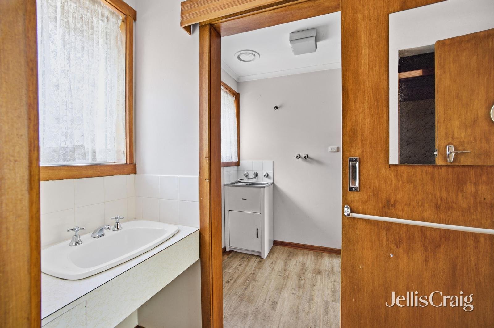 2/2 Rotherwood Street, Wendouree image 8