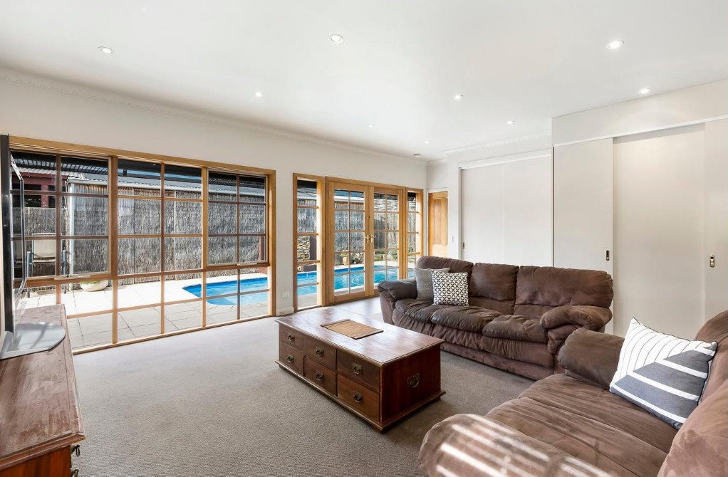 22 Royalty Avenue, Highett image 2