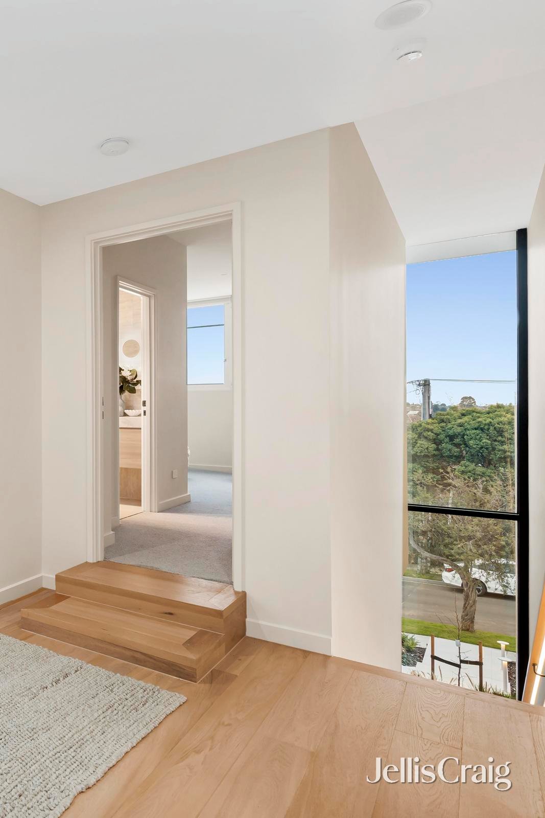 2/2 Ruda Street, Doncaster image 9