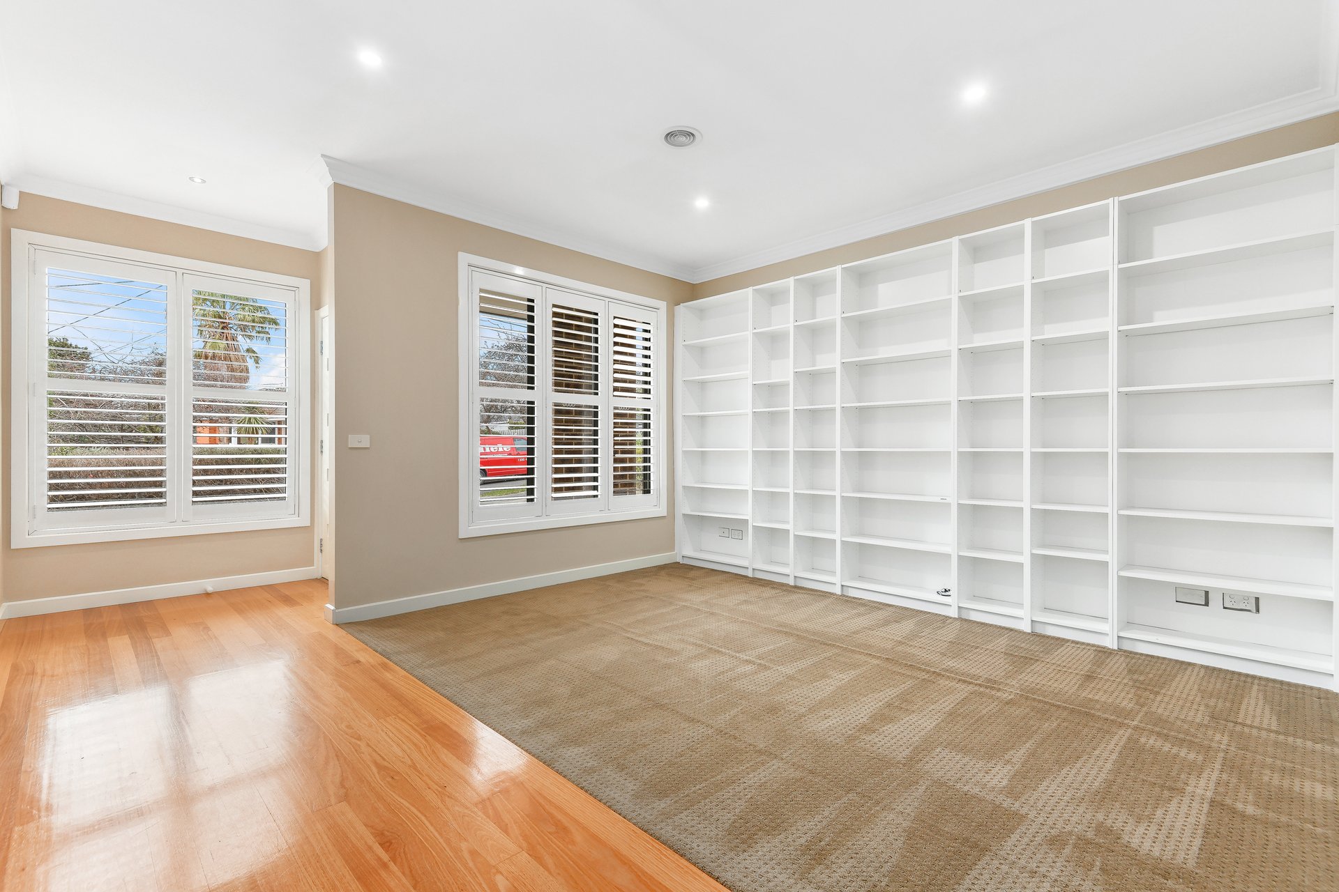 2/2 Saint Cloud Court, Mount Waverley image 4