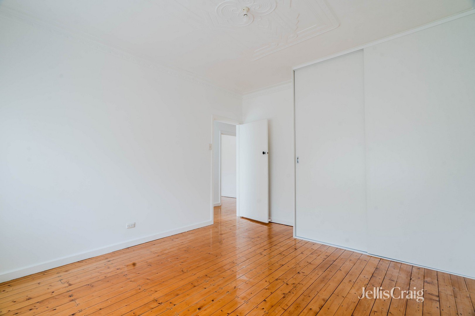 22 Sanderson Street, Yarraville image 4