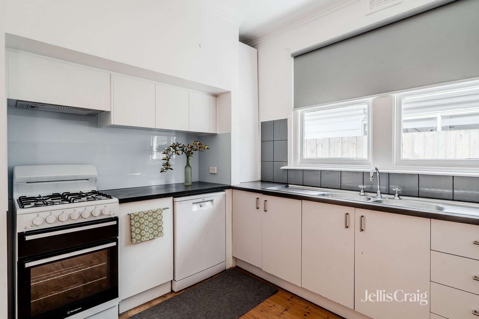 22 Sanderson Street, Yarraville image 11