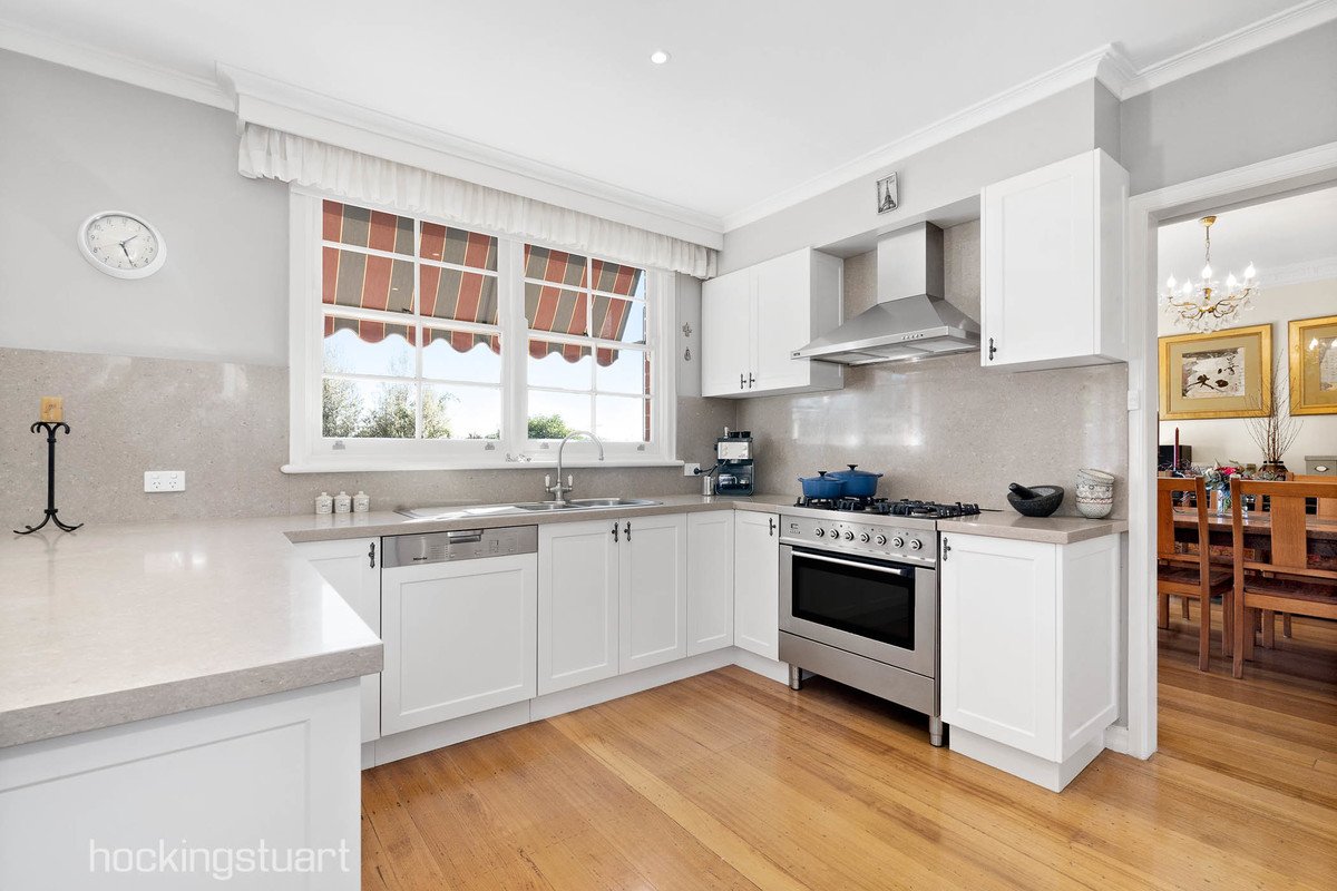 22 Seattle Street, Balwyn North image 6