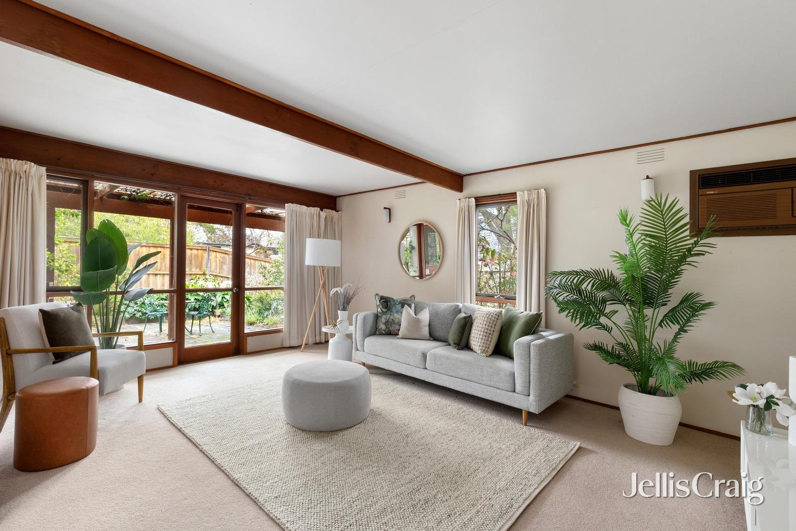 22 Serpentine Street, Mont Albert image 2