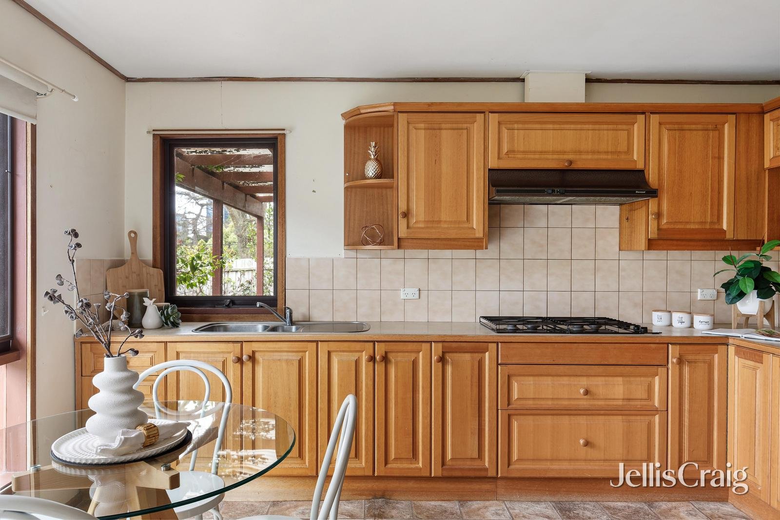 22 Serpentine Street, Mont Albert image 7