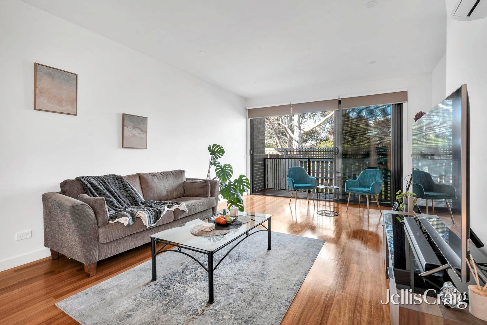 2/2 South Street, Hadfield image 2