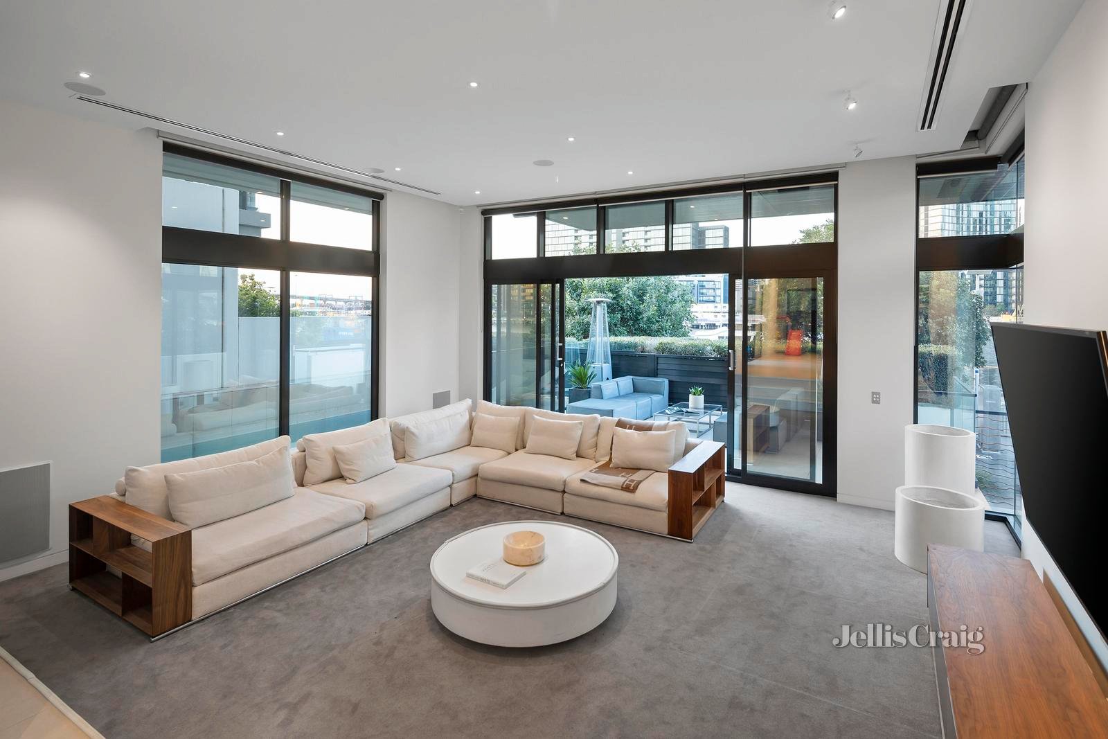 22 South Wharf Drive, Docklands image 6