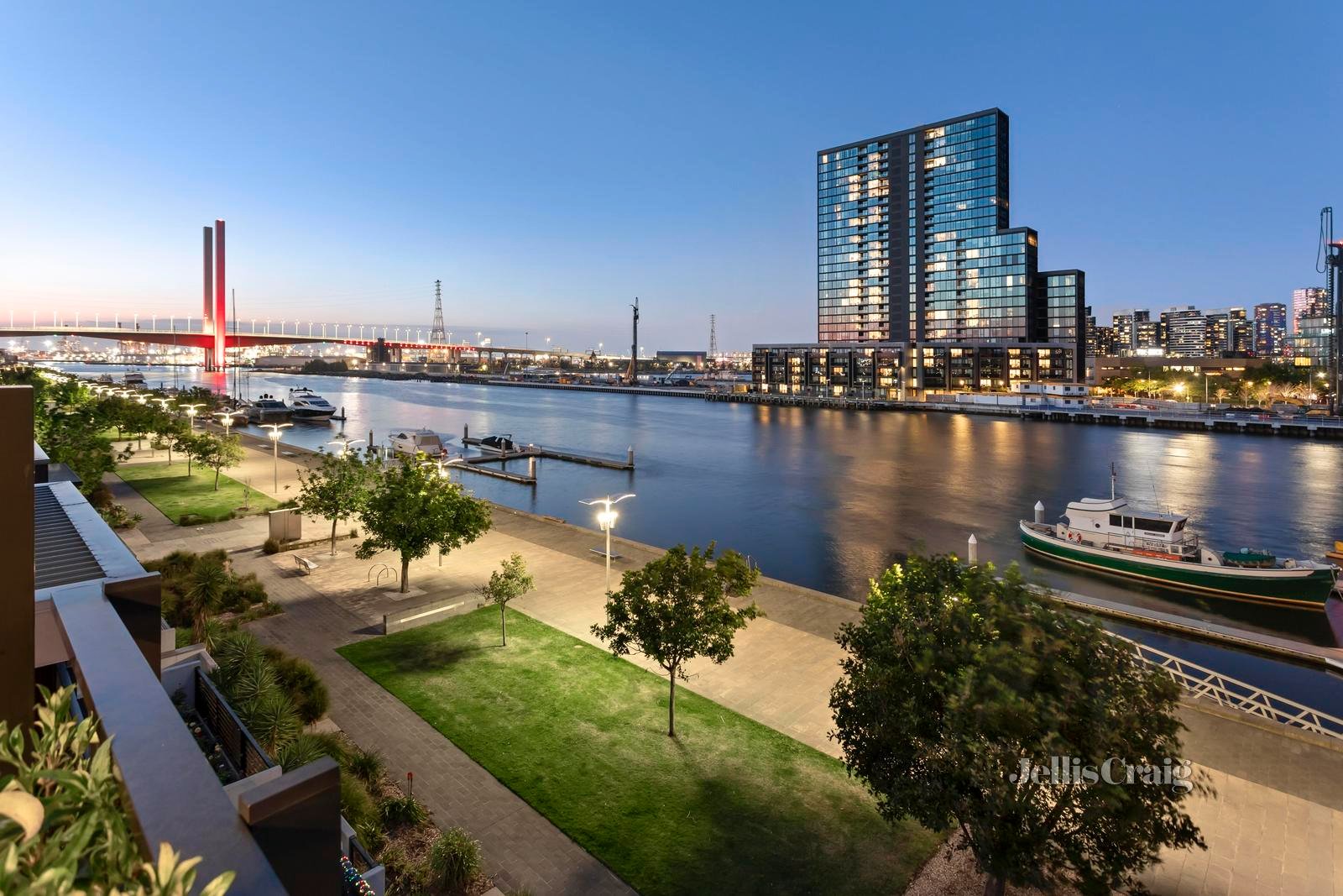 22 South Wharf Drive, Docklands image 9