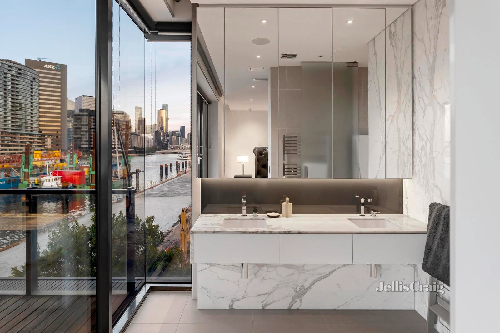 22 South Wharf Drive, Docklands image 14