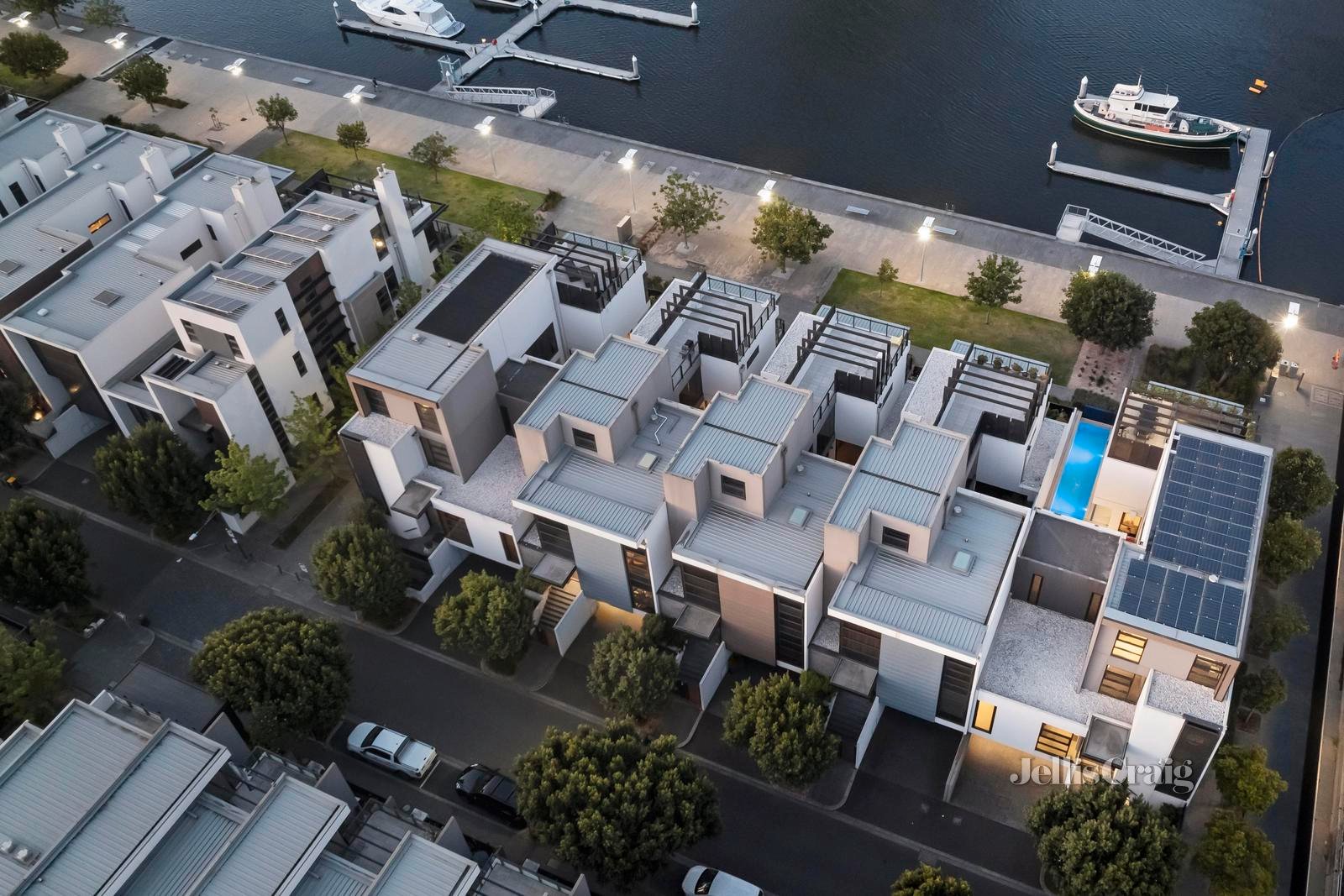 22 South Wharf Drive, Docklands image 20