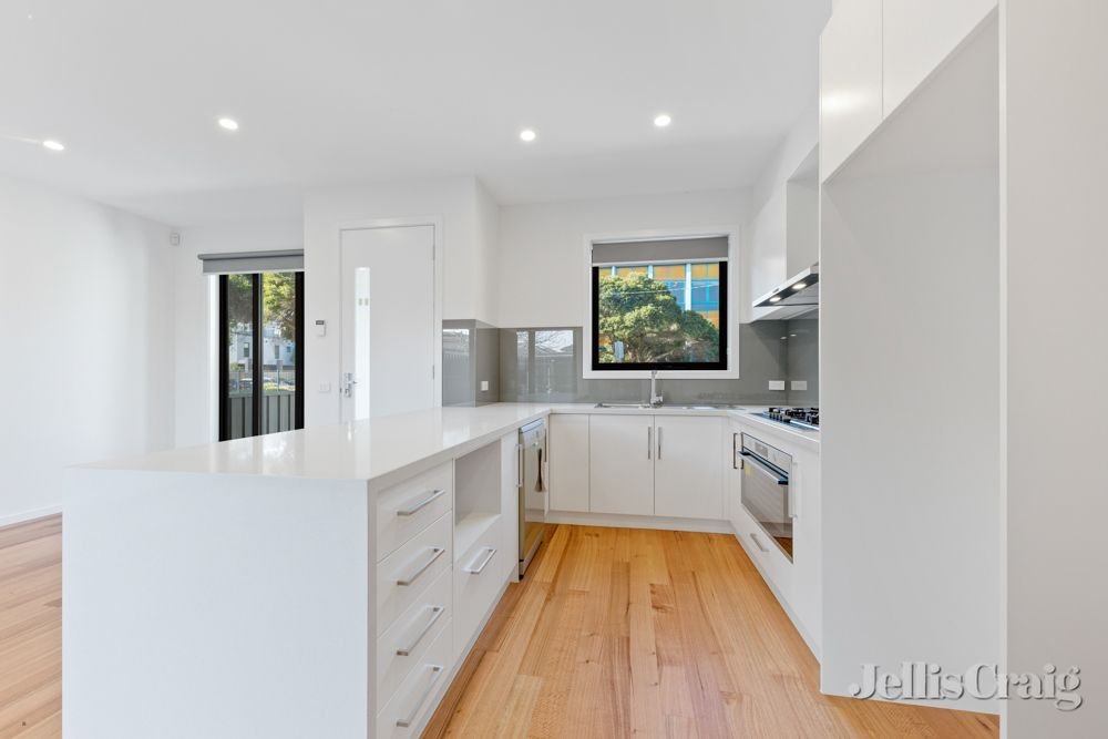 22 Sparks Avenue, Thornbury image 2