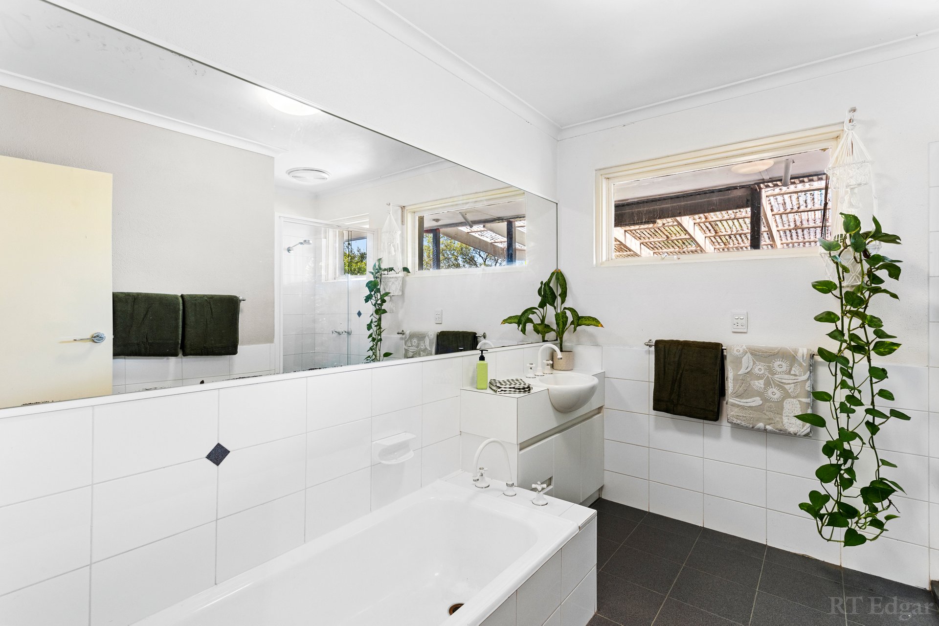 Property Gallery Thumbnail 7