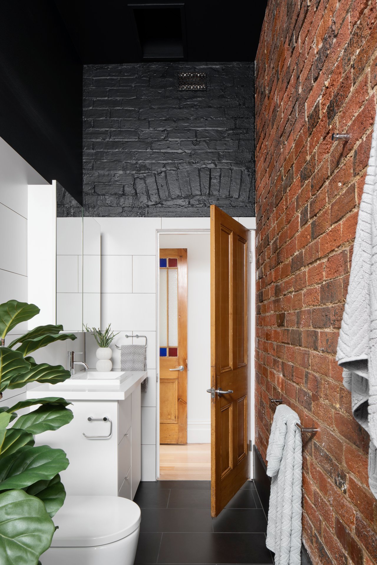 22 Station Street, Hawthorn East image 6