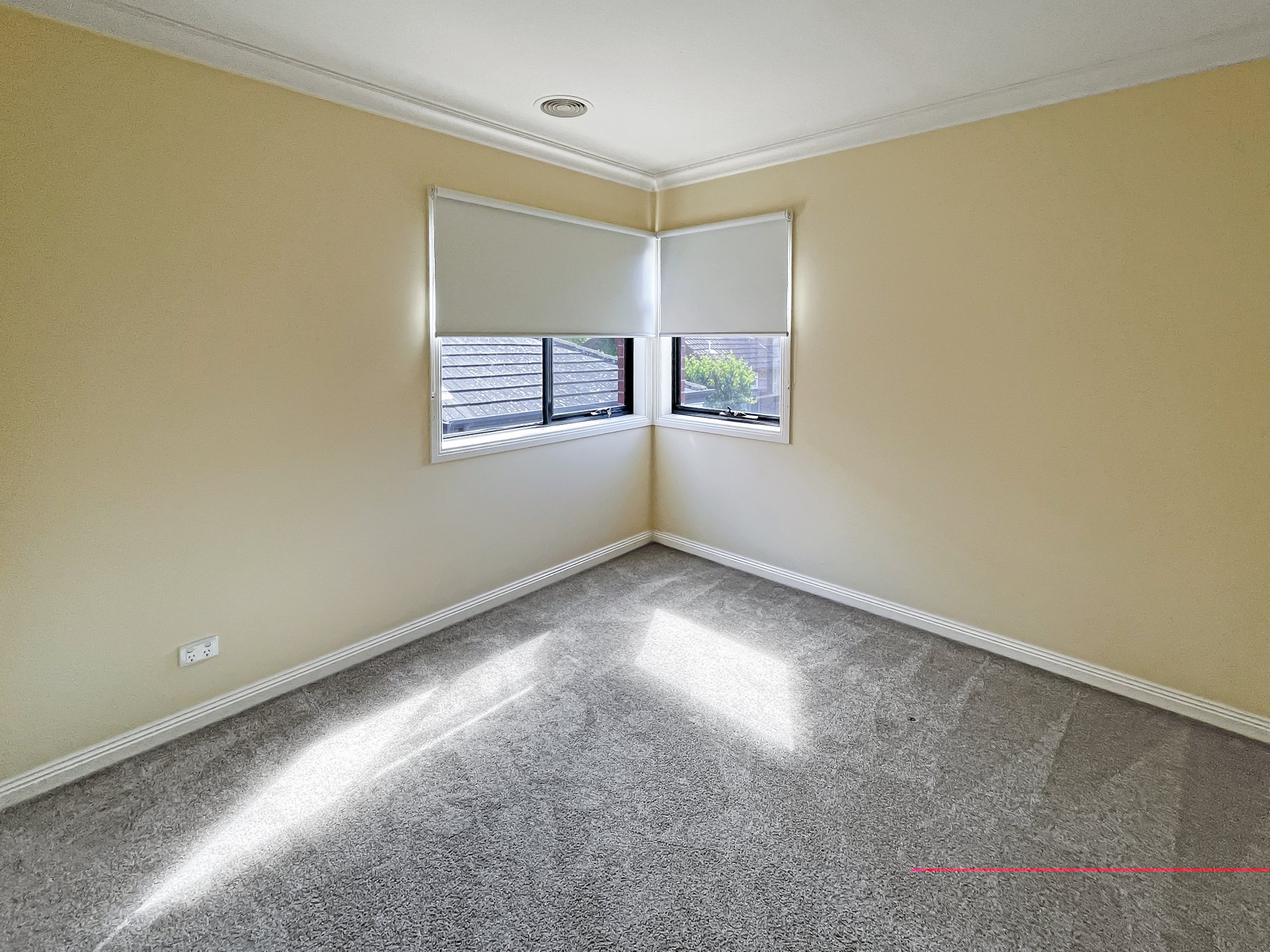 2/2 Stinton Avenue, Newtown image 12