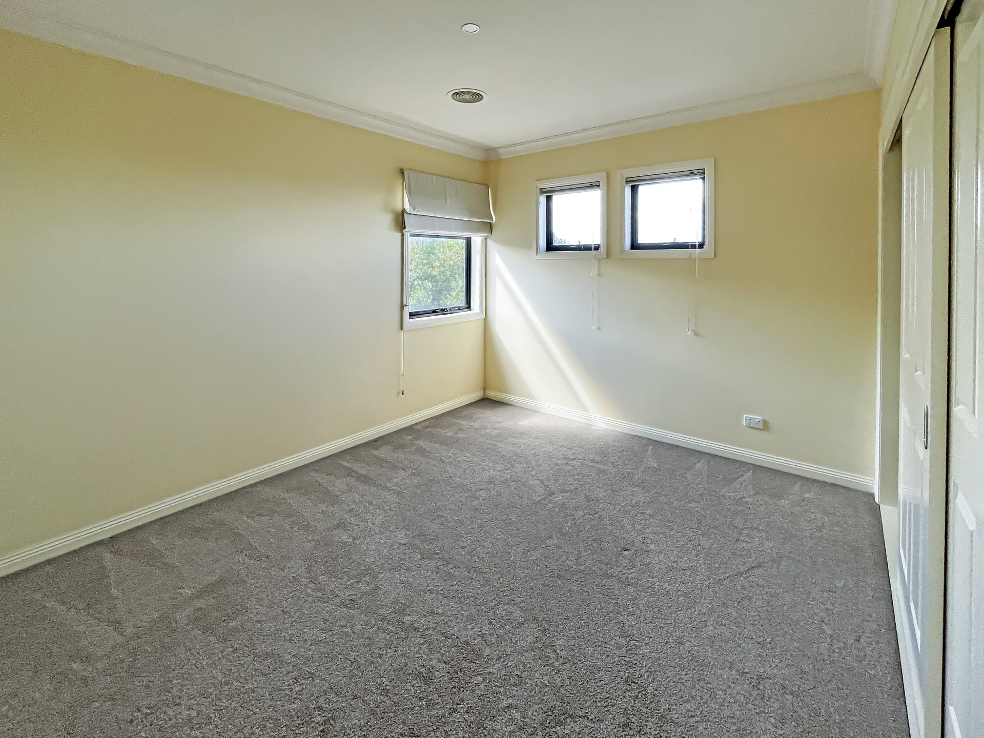 2/2 Stinton Avenue, Newtown image 13