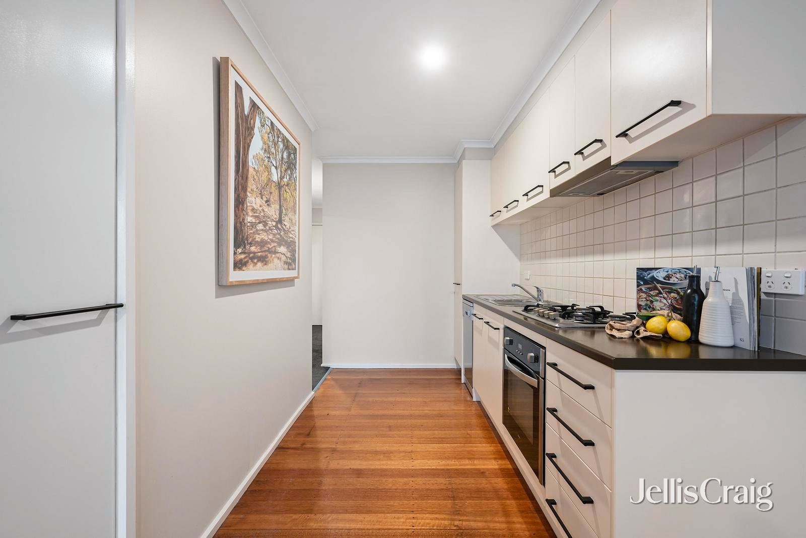 2/2 Summit Road, Lilydale image 2